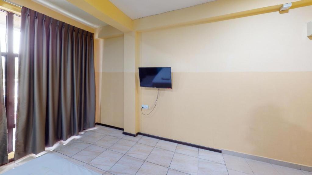 Aristo Hotel @ Putatan Kota Kinabalu Bagian luar foto