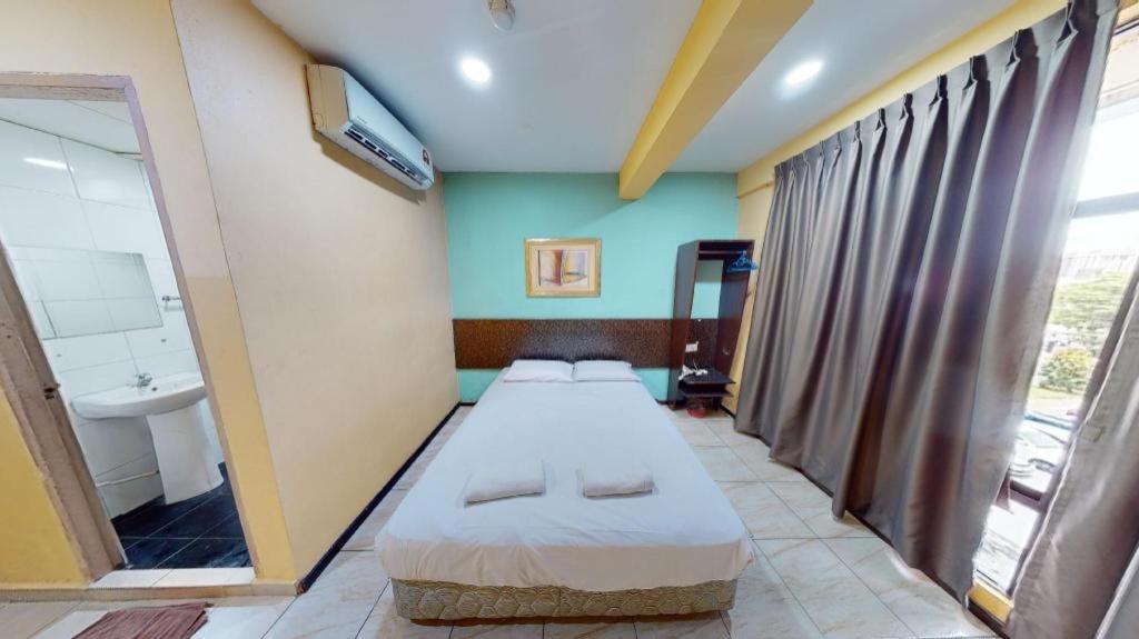 Aristo Hotel @ Putatan Kota Kinabalu Bagian luar foto